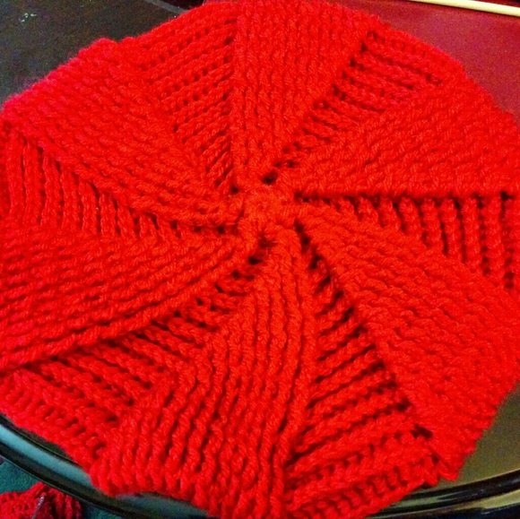 👵👒🎩🧢ALL HATS ON SALE👒 Red star crochet hat - Picture 8 of 8